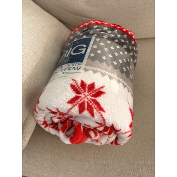 NEW Christmas Red Gray Fairisle Oversize Throw Blanket ~ 5' X 6'  The Big One - Picture 2 of 4